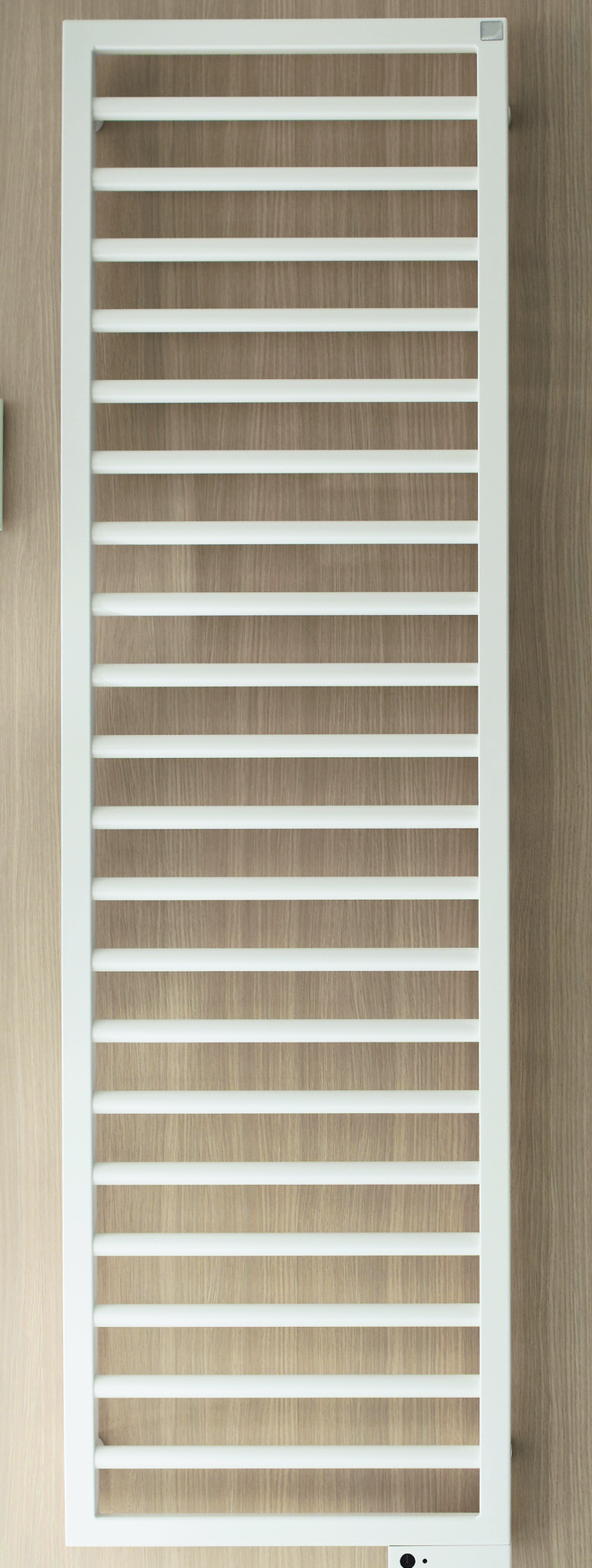 Zehnder Badheizkörper Subway SUB-130-045 weiss1261x450 mm, mit Mittelanschluss