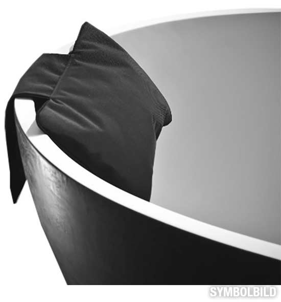 Nackenkissen für freistehende Badewannen hell